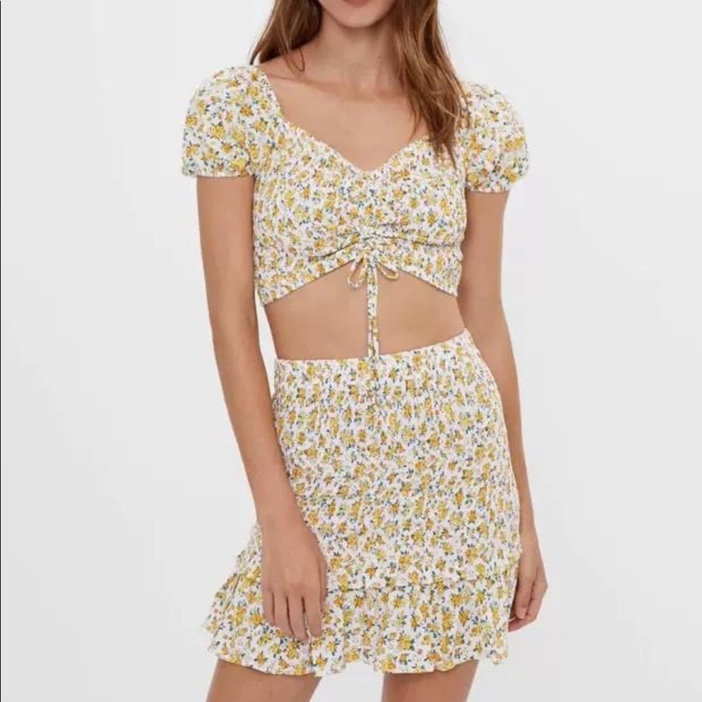 BERSHKA Rouched Florar Cropped Top - Picture 3 of 6